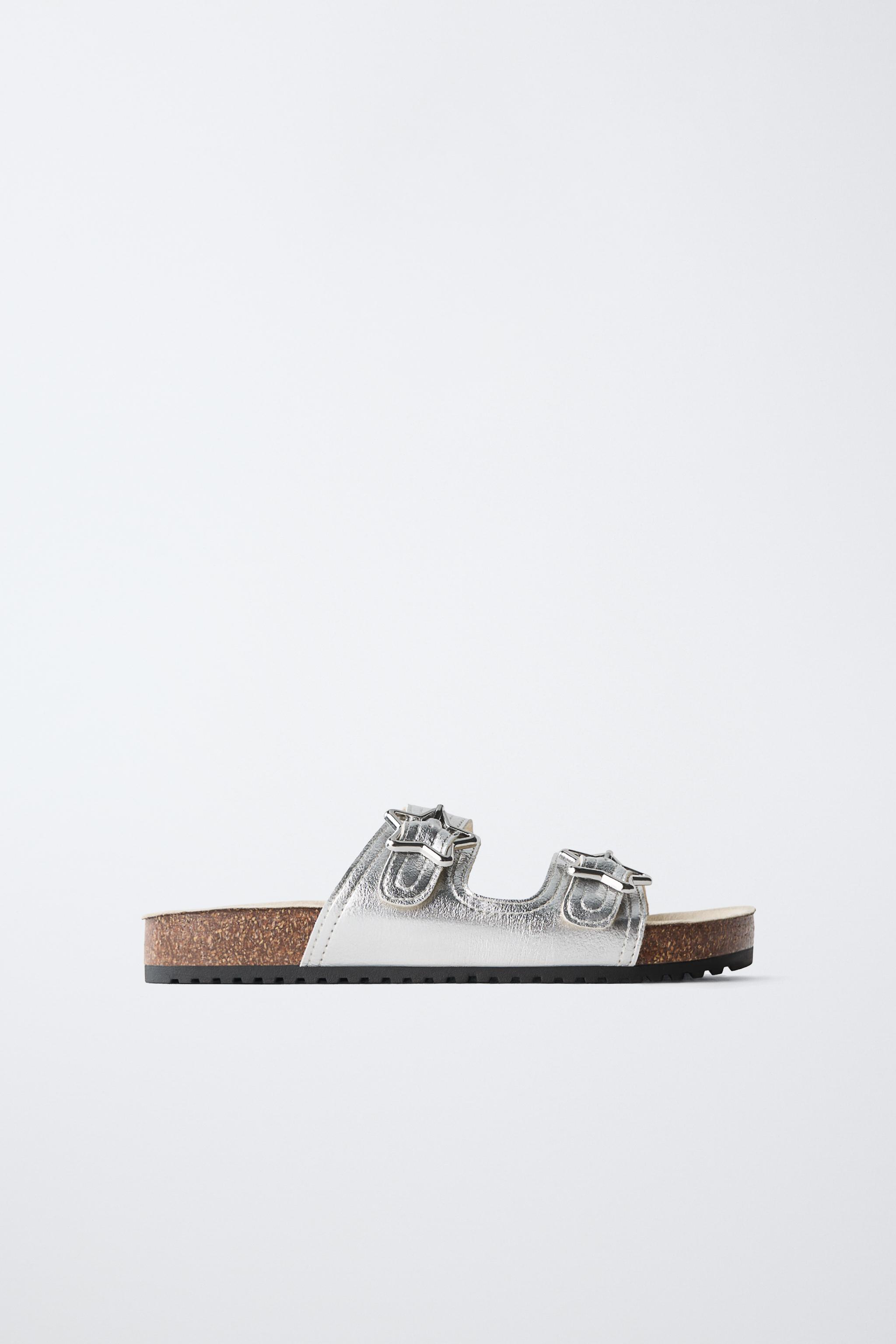 METALLIC BUCKLE SANDALS